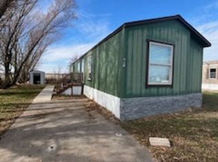 671 E Mills Dr, Towanda, KS 67144