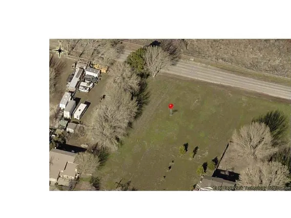 8 Ranch Club Rd, Lake Hughes, CA 93532