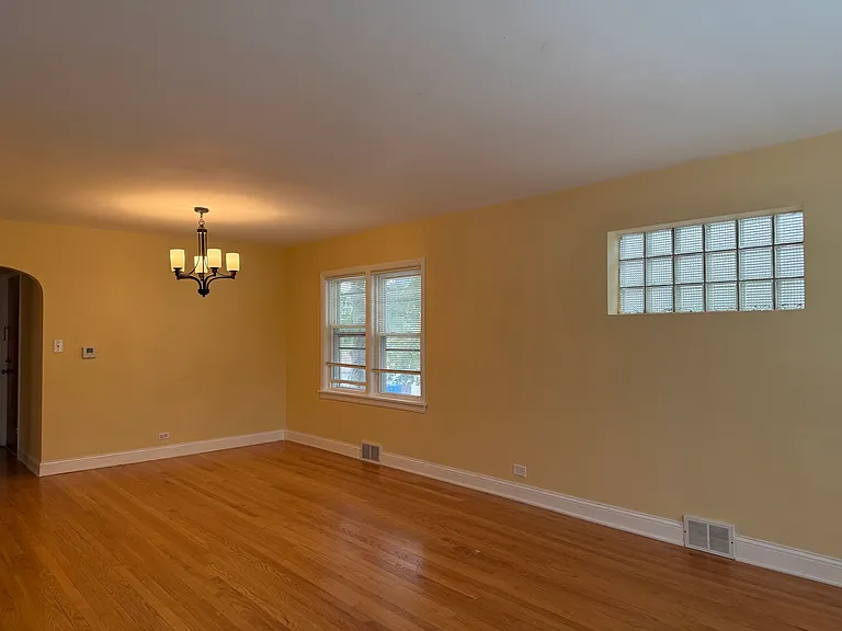 5901 N Merrimac Ave — Photo 2