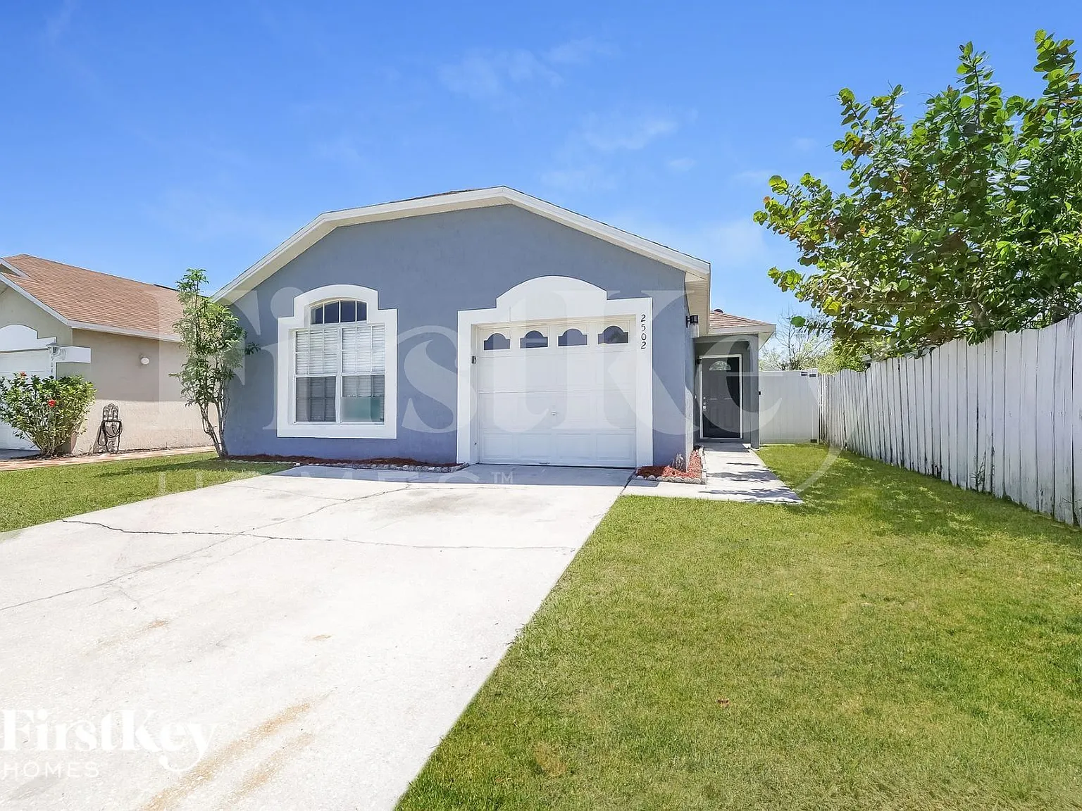 3 bed, 2.0 bath, 1211 sqft, $2,470 — Photo 2