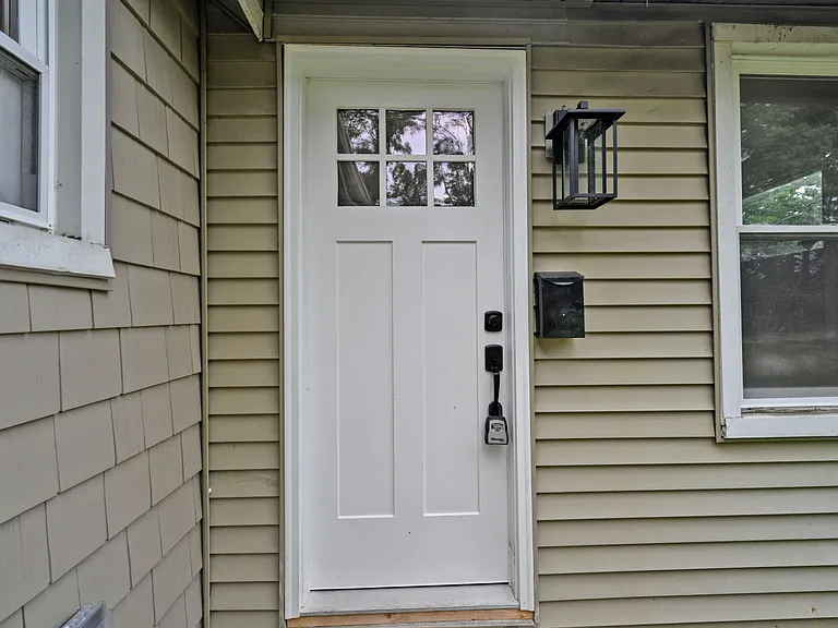 8320 Monroe Ave — Photo 1