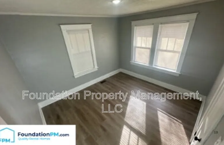1041 Rosewood Ave — Photo 10