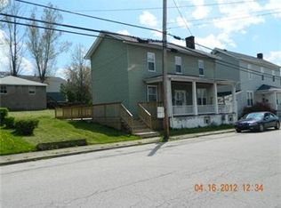 608 E 1st Ave, Derry, PA 15627
