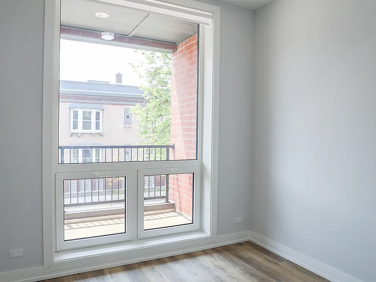 2402 W Carmen Ave #306 — Photo 7