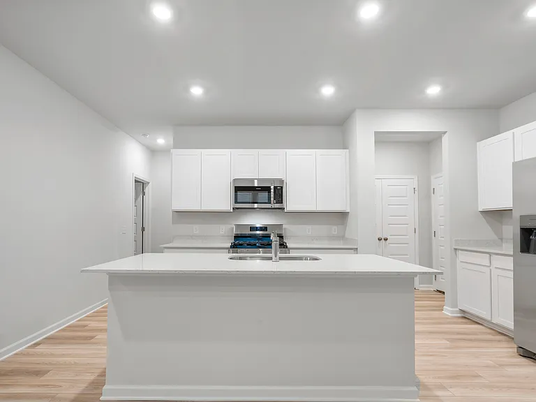 Gorgeous quartz counter tops.