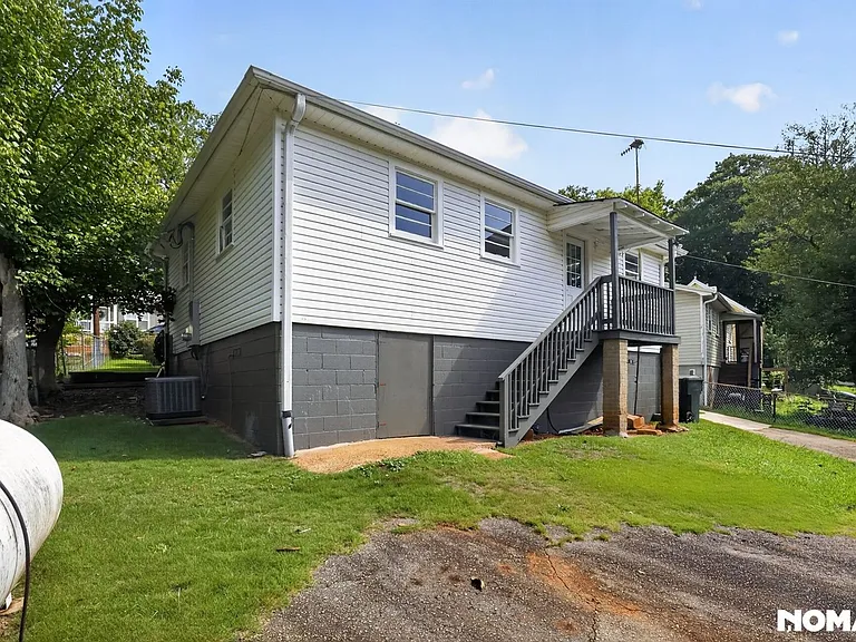 56 Baxter St — Photo 23