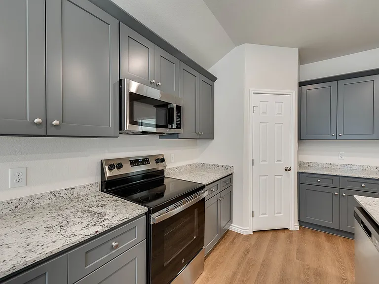 1325 Hogback Way — Photo 7
