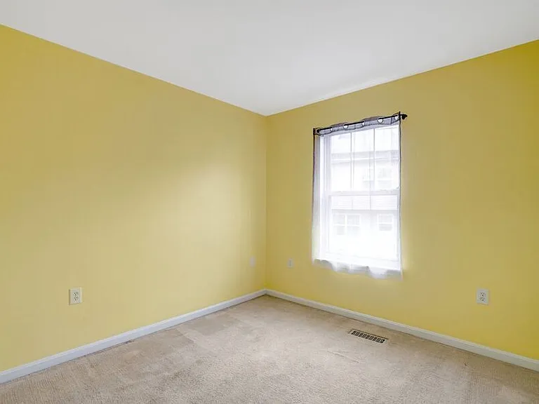 1121 Varney St SE — Photo 30