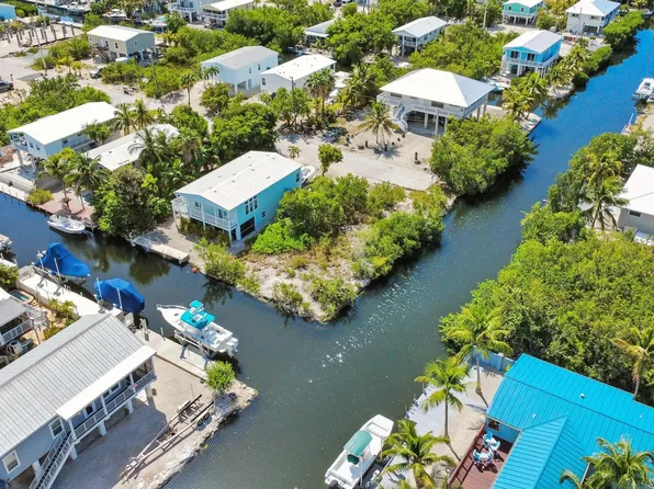 27305 Guadaloupe Ln, Ramrod Key, FL 33042