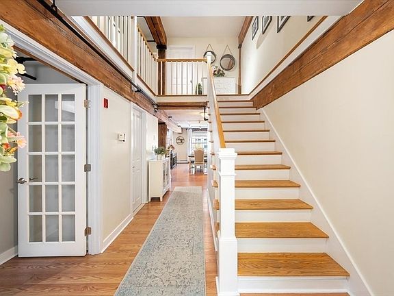 4th image of 240 Jackson St APT 314
