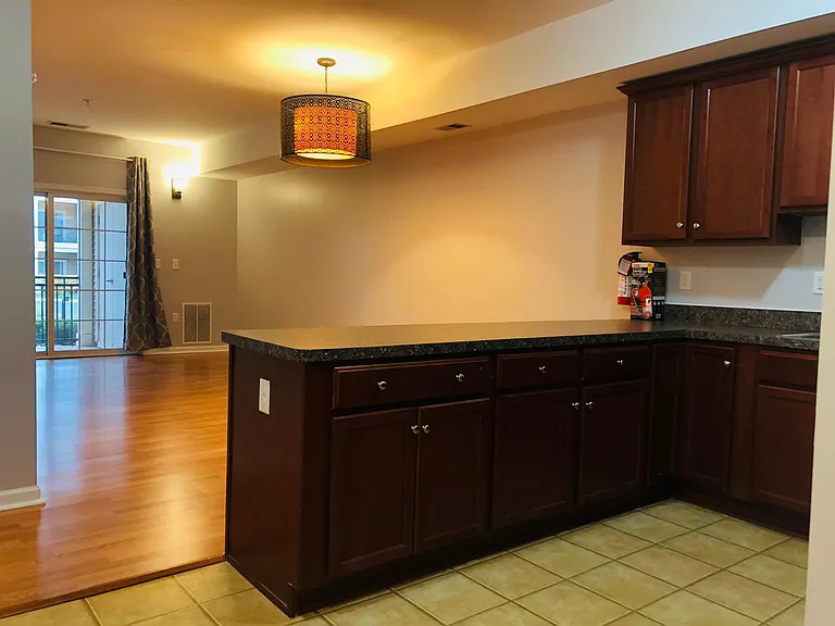 713 Liberty Ct #713 — Photo 4
