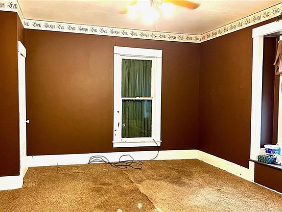 3rd image of 124 N Locust St