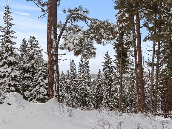 3rd image of 16 Sarah Way