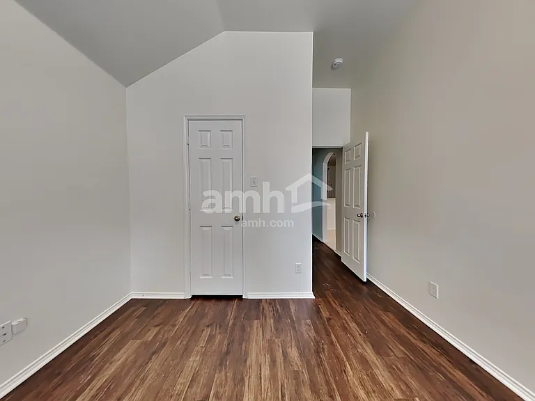 4406 Shady Elm Dr — Photo 20
