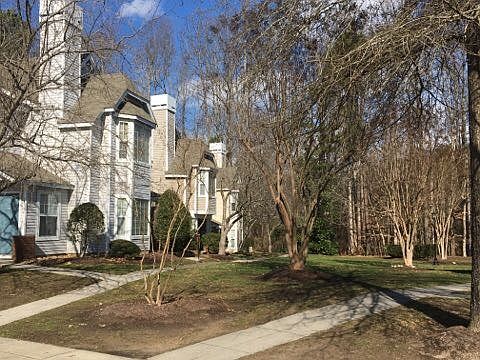 3rd image of 111 E Stratford Dr