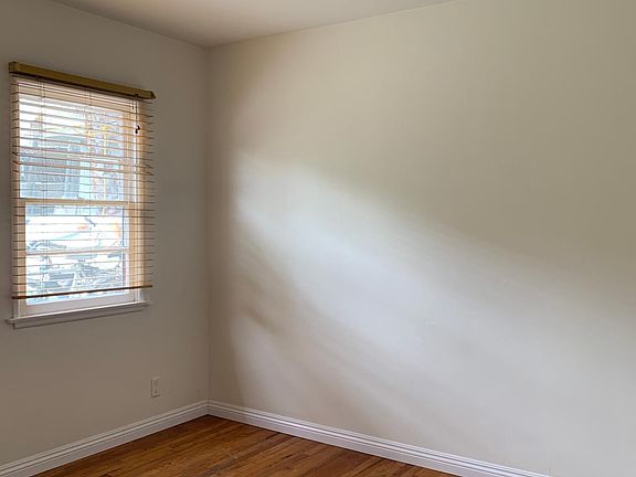 3rd image of 4123 Stillwell Ave