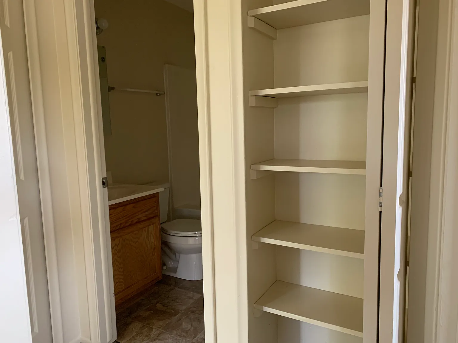 2 bed, 900 sqft, $905 — Photo 3