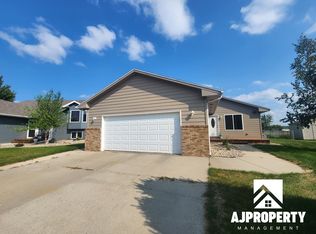 800 S 7th Ave, Brandon, SD 57005