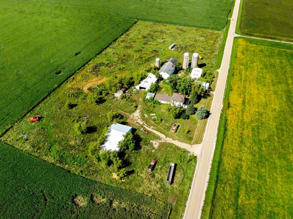 N1015 County Road Q, Markesan, WI 53946
