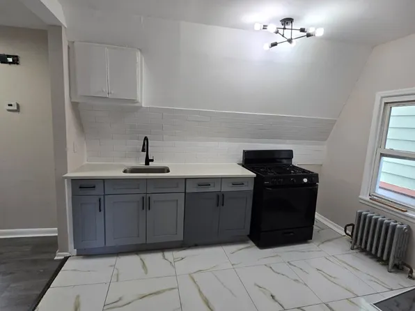 356 Peshine Ave #3, Newark, NJ 07112