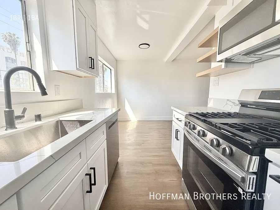 1819 S Oxford Ave Los Angeles, CA 90006 — Photo 3