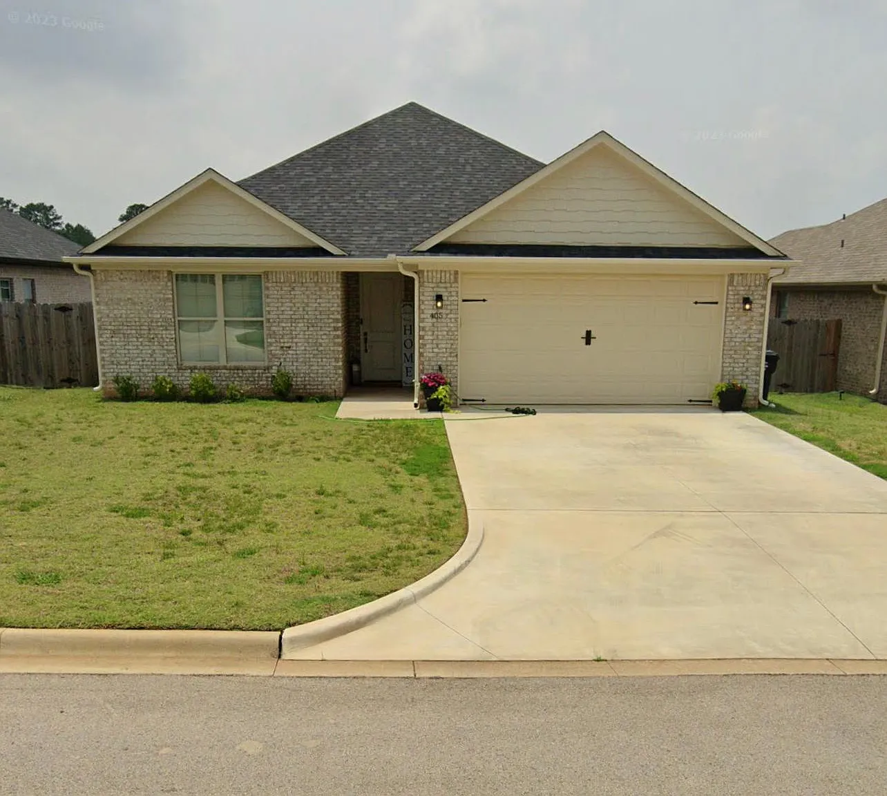 405 Myra Lynn Ln — Photo 1