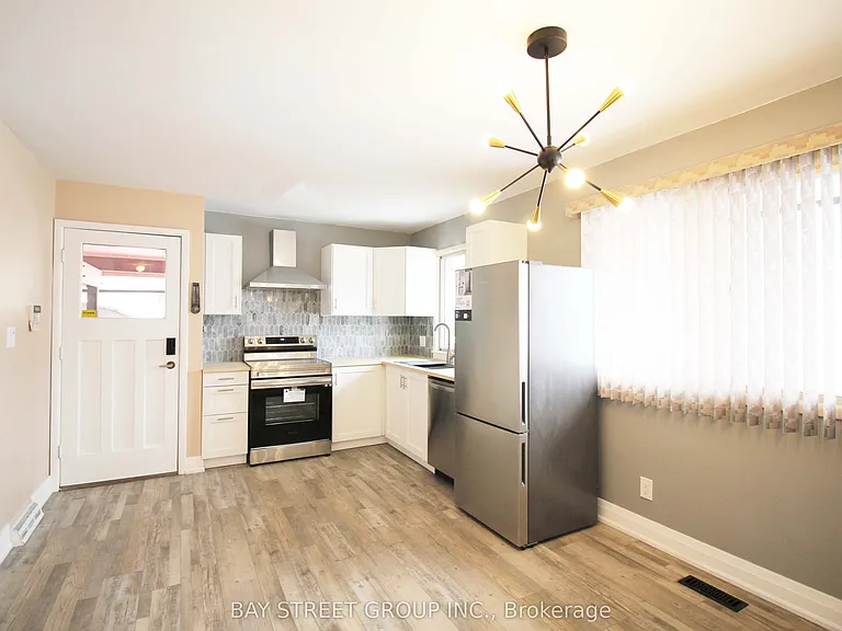 27 Glenbarr Rd — Photo 2