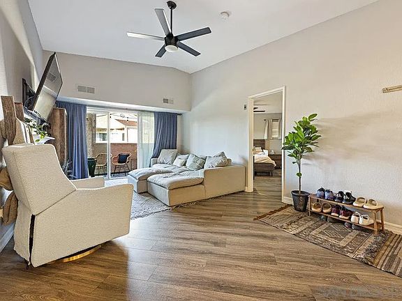 2nd image of 7127 Camino Degrazia Unit 129