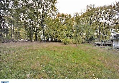 2nd image of 1253 Maple Hill Rd