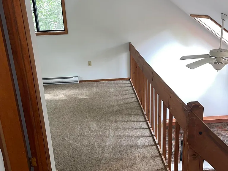 1070 Red Hawk Dr — Photo 8