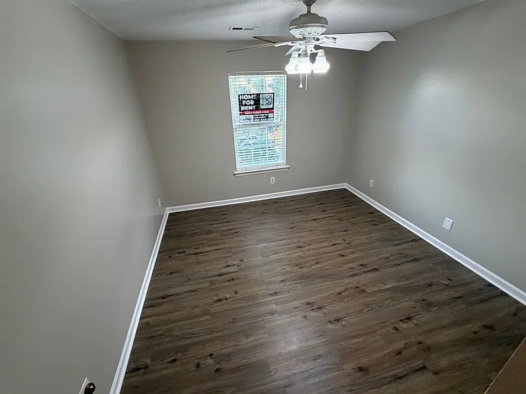 1047 Oak Blossom Way — Photo 18