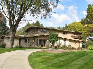 15090 Santa Maria Dr, Brookfield, WI 53005