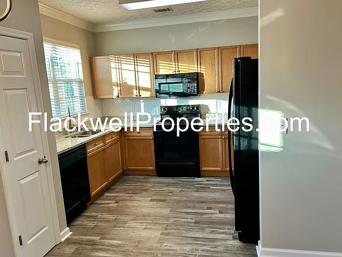 4655 Beacon Ridge Ln — Photo 2