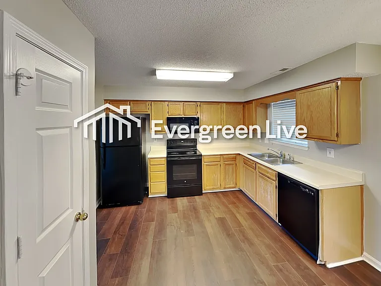 1356 Crestridge Ln — Photo 4