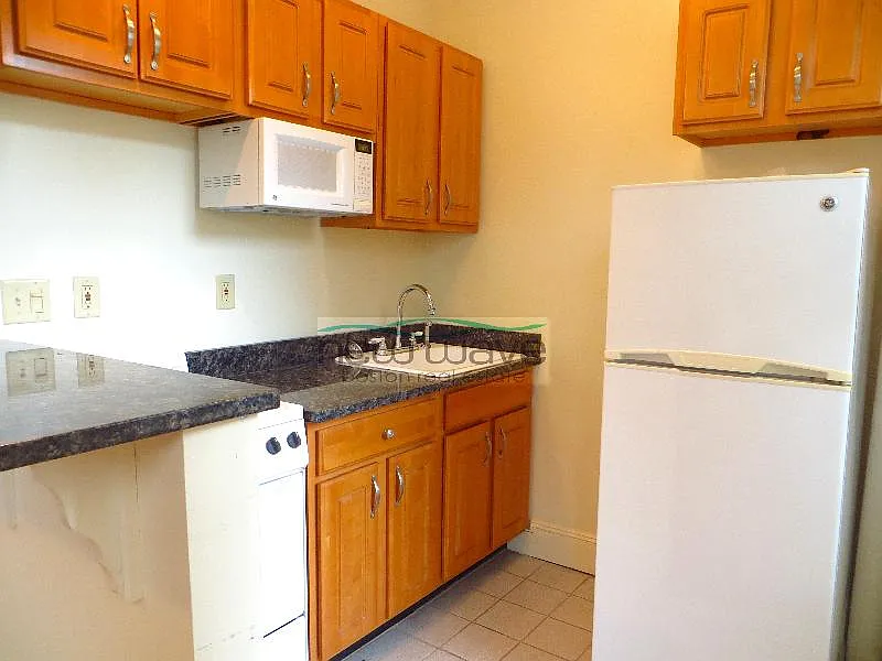 19 Queensberry St #14