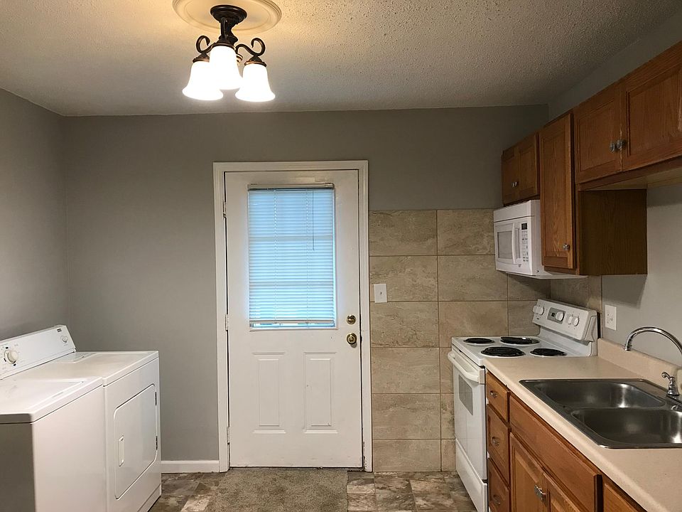 Entrance and kitchen