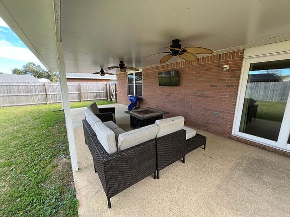 4th image of 1003 Glades Ln