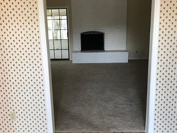 4th image of 1402 Quail Creek Dr