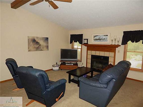 4th image of 2460 Graystone Dr