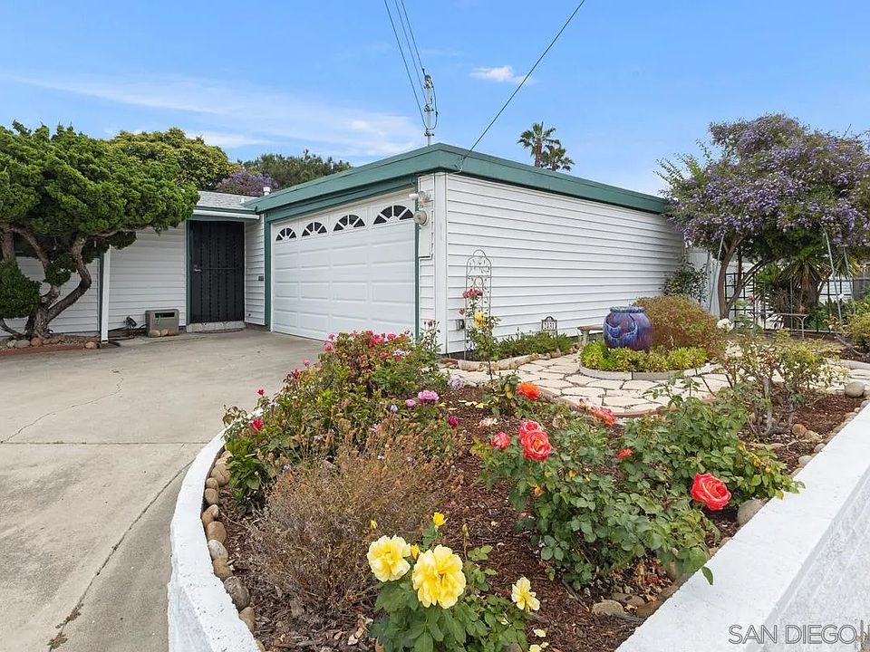 1st image of 2431 Palace Dr