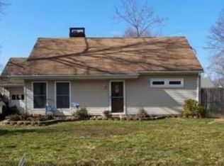 16 Lakeside Dr, Matawan, NJ 07747