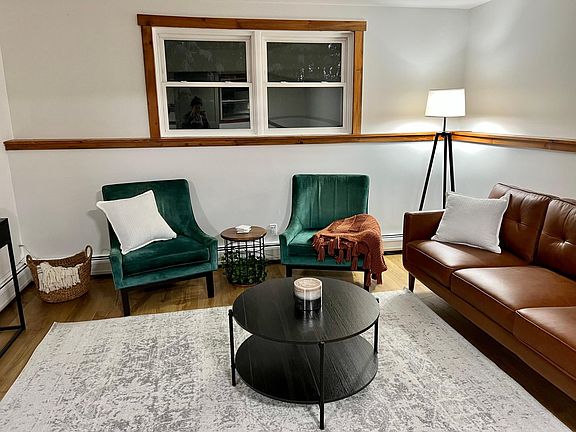 2nd image of 119 Oakwood Dr #2