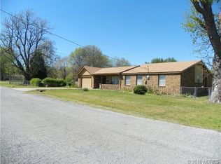 1103 NE 8th St, Wagoner, OK 74467