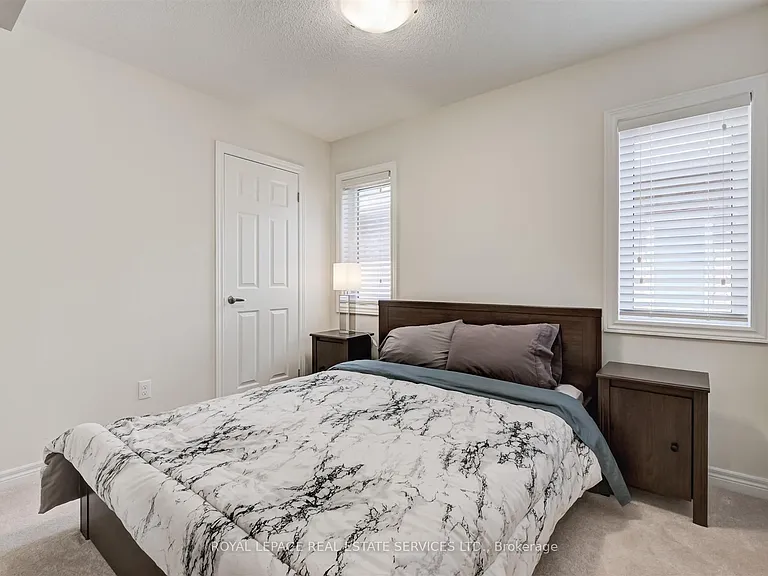 27 Erinview Ter — Photo 20