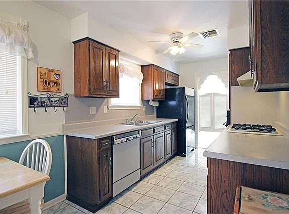 4th image of 1704 Satsuma Ave