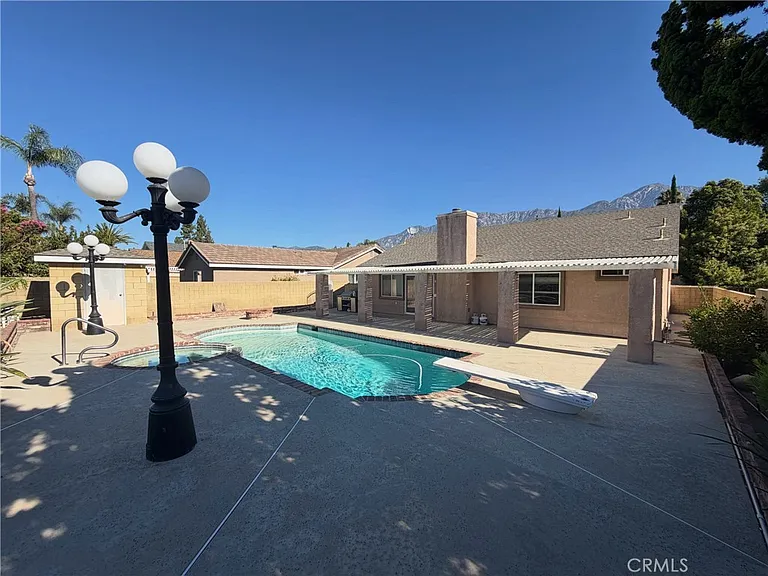 10243 Heather St — Photo 2