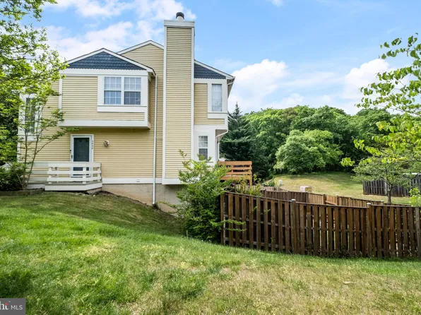 5698 Medallion Ct, Alexandria, VA 22303