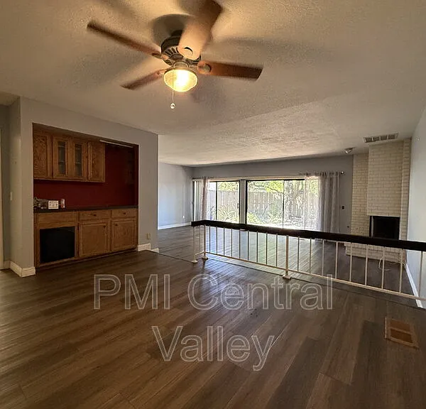 1725 Edgebrook Dr #C — Photo 5