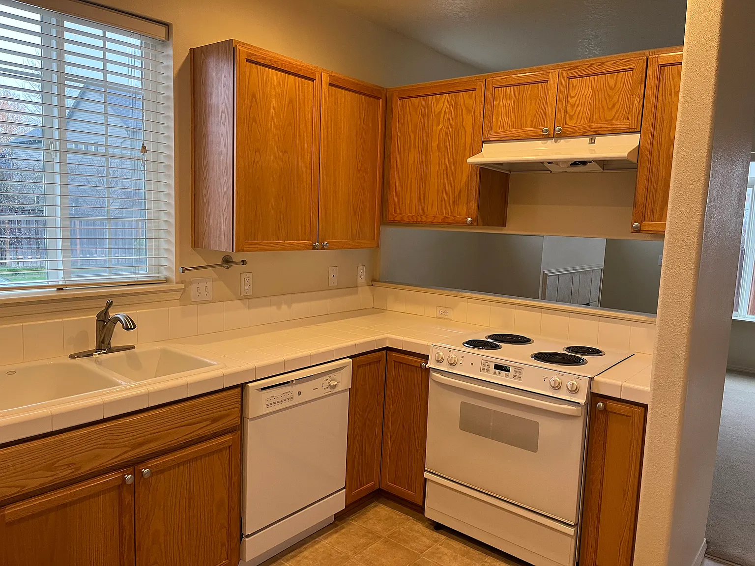3 bed, 1568 sqft, $2,650 — Photo 2