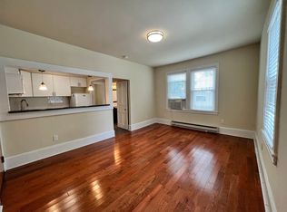 304 N Wayne Ave APT 1B, Wayne, PA 19087